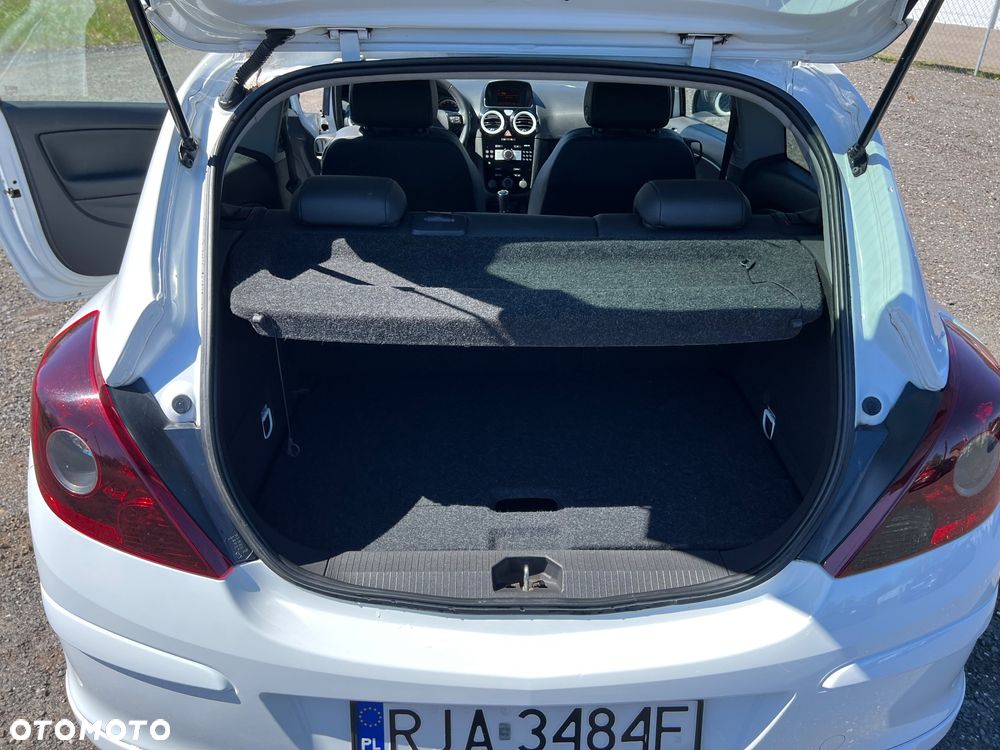 Opel Corsa 1.2 16V Limited Edition - 12