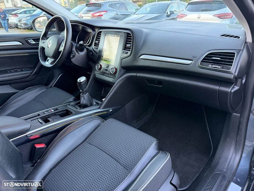 Renault Mégane Sport Tourer - 15