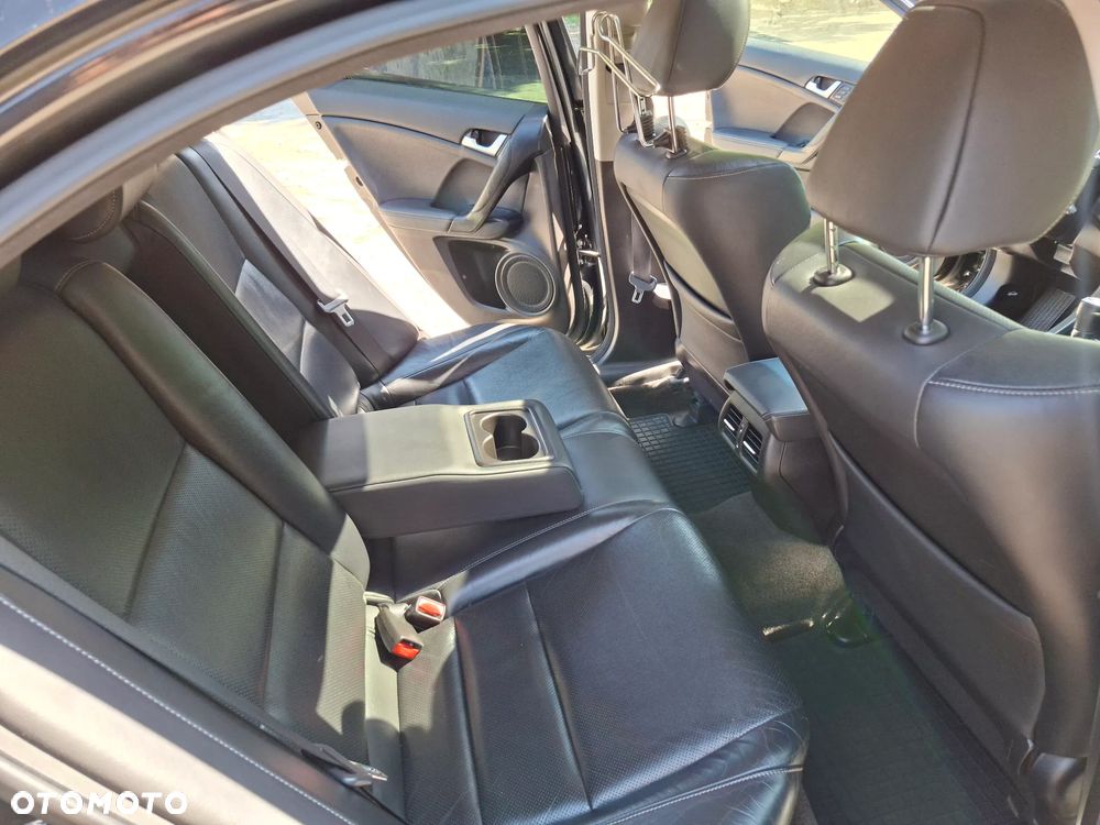 Honda Accord 2.0 Executive - 9