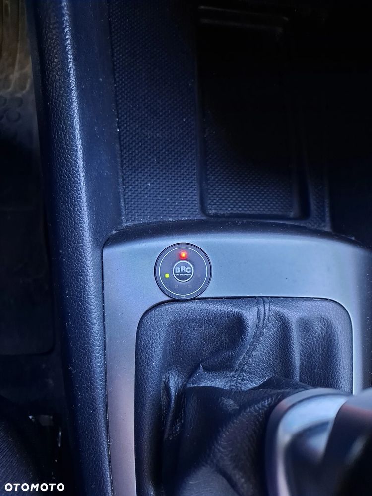 Kia Rio 1.4 M (klm) - 10