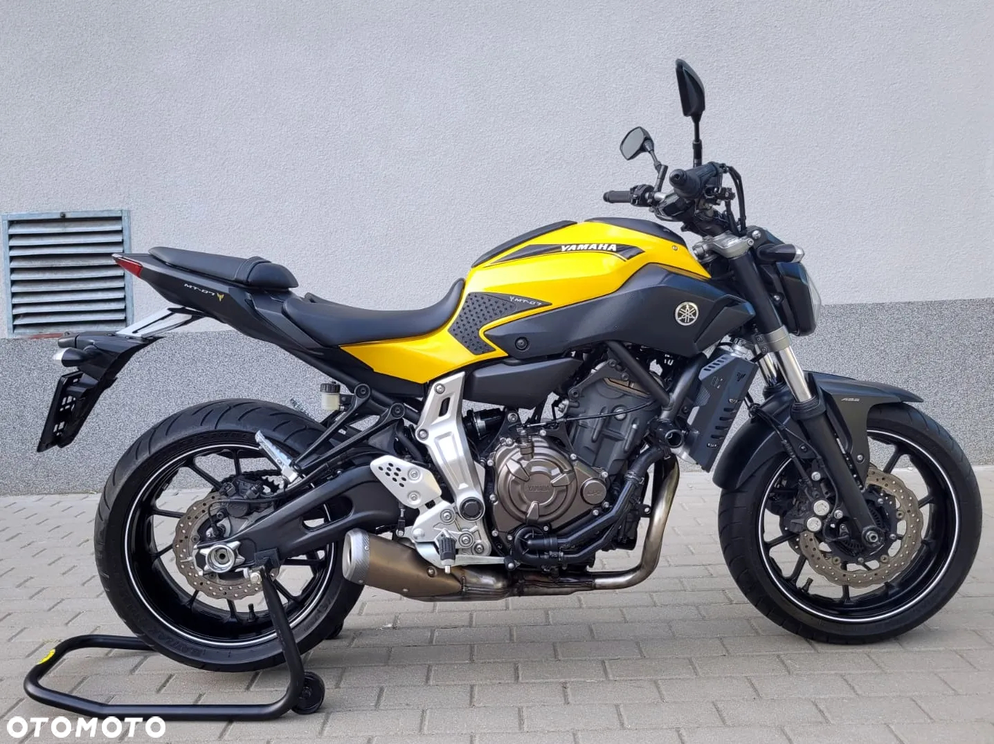 Yamaha MT - 2