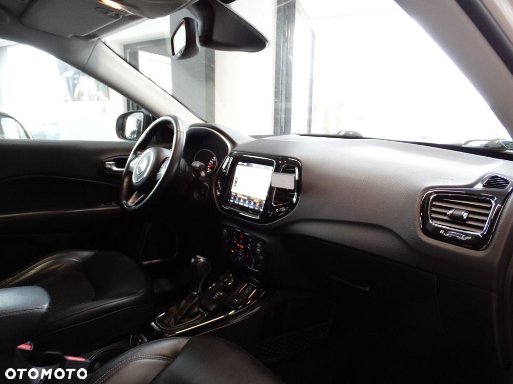 Jeep Compass - 36