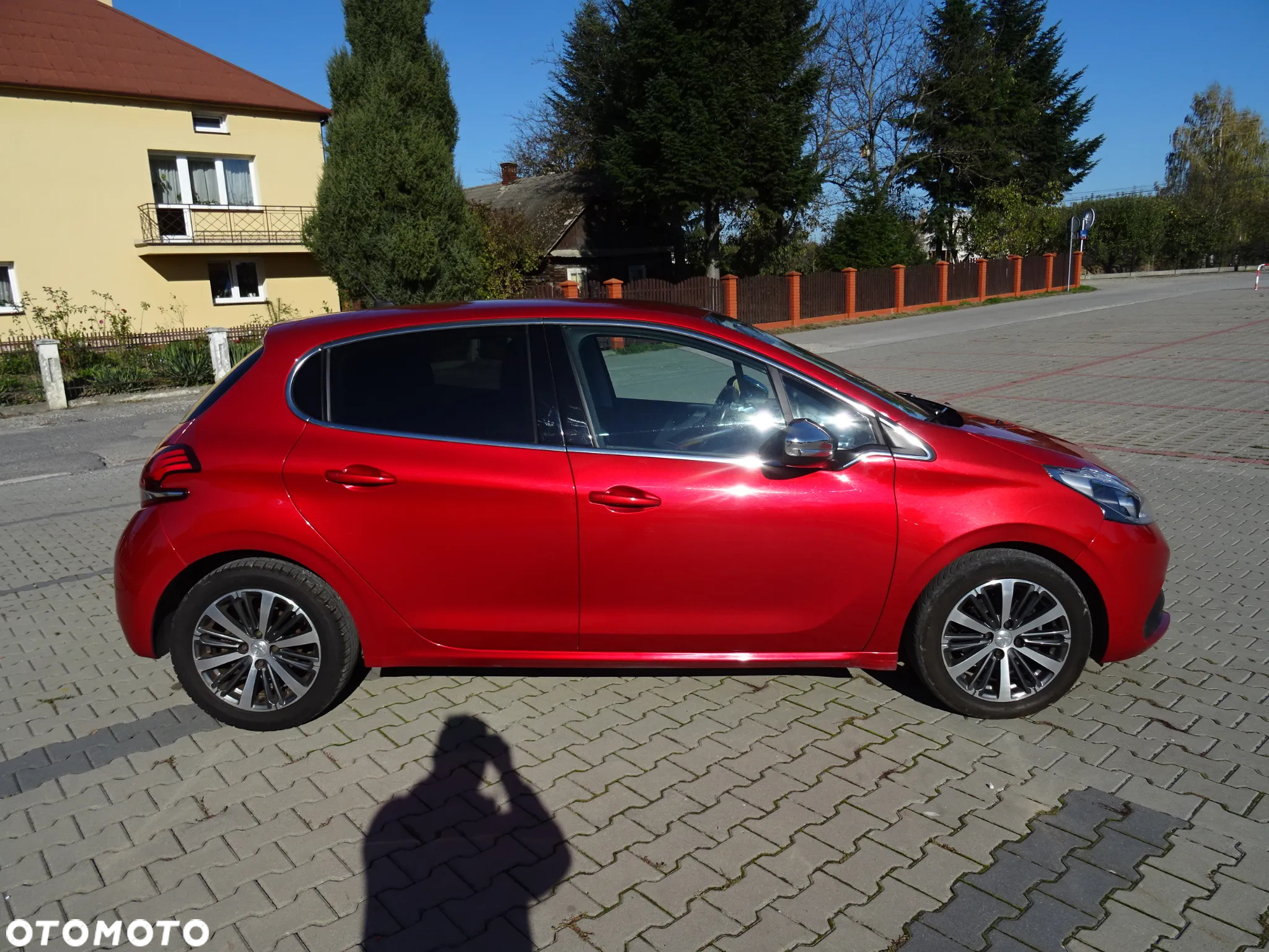 Peugeot 208 PureTech 110 Stop & Start EAT6 Allure - 4