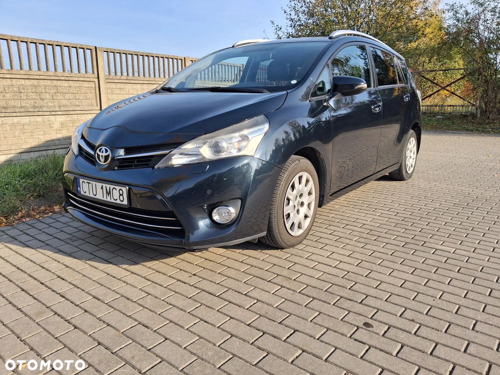 Toyota Verso 2013 photo 2