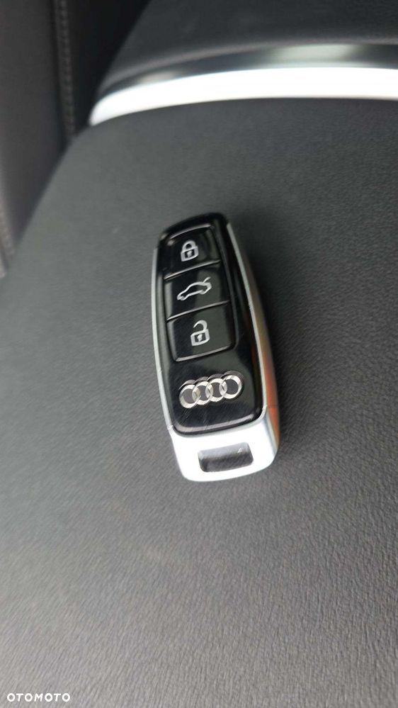 Audi Q8 55 TFSI quattro tiptronic - 12