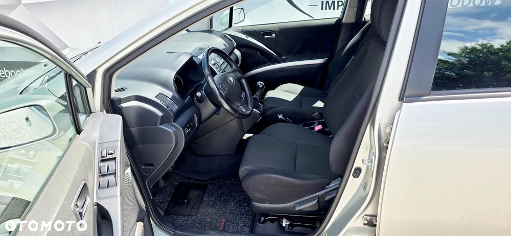 Toyota Corolla Verso 1.8 Luna - 17