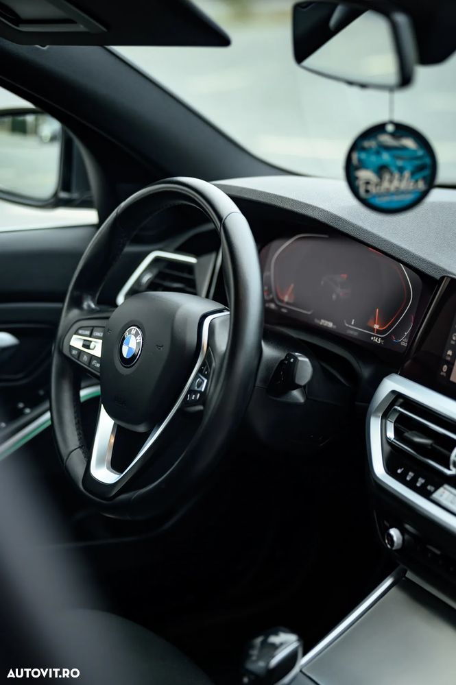BMW Seria 3 330i AT - 14