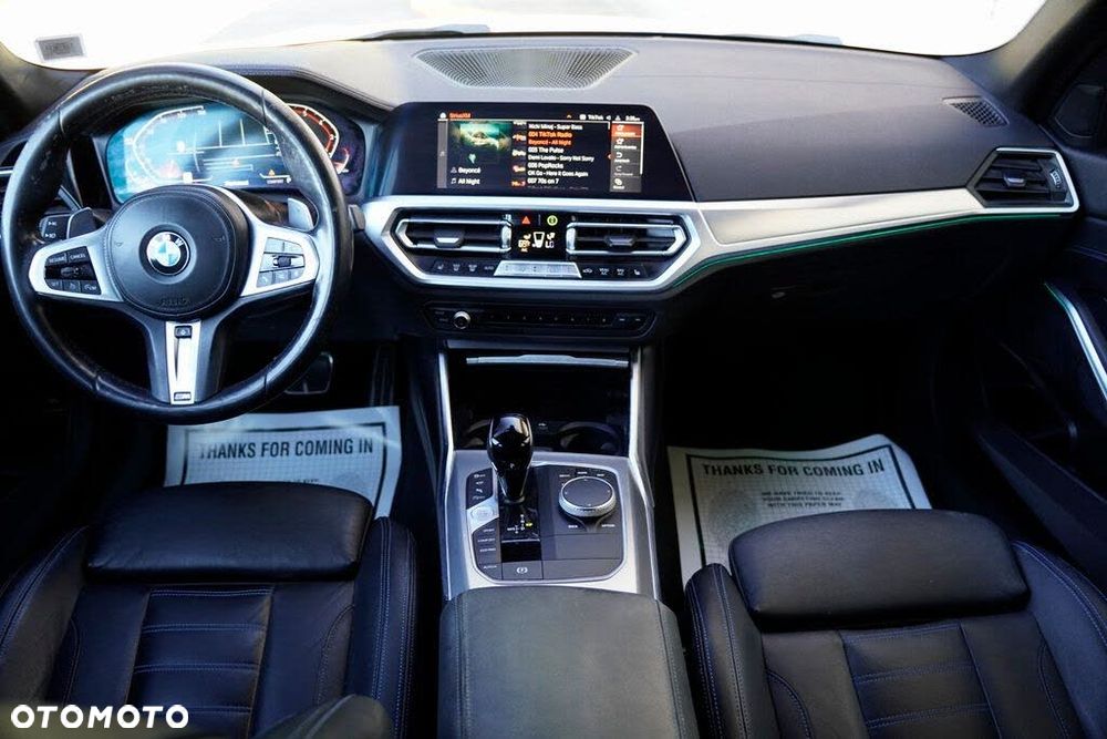 BMW Seria 3 330i M Sport - 14