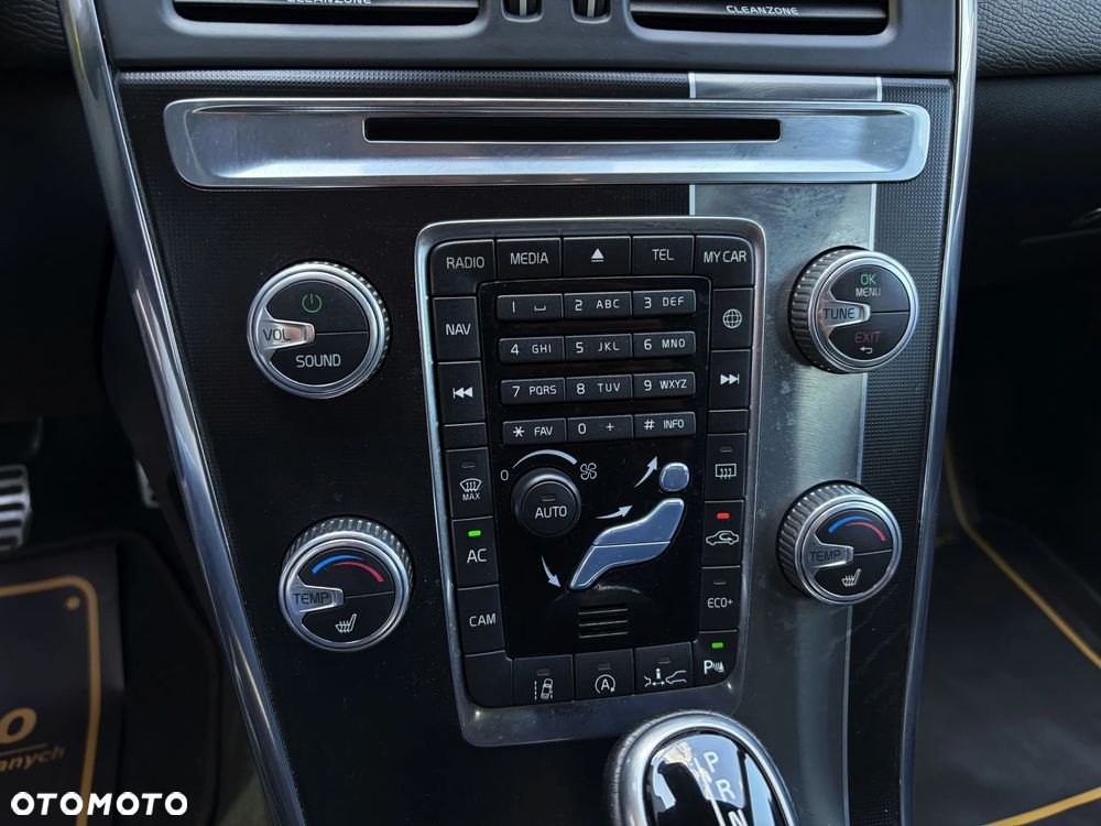Volvo XC 60 D4 Geartronic RDesign - 30