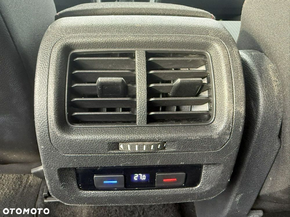 Volkswagen Touran 1.4 TSI (BlueMotion Technology) SOUND - 24