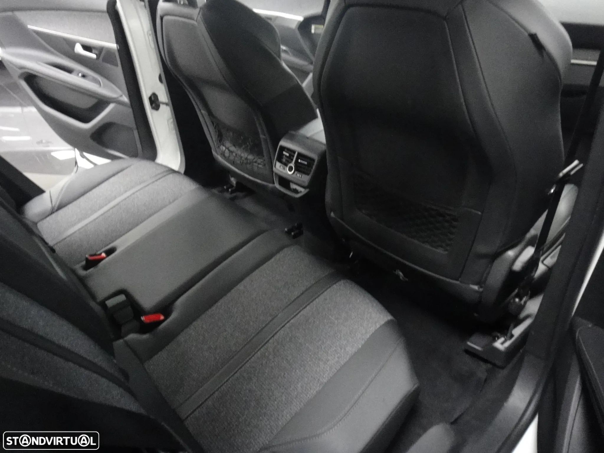 Peugeot 3008 1.2 PureTech Allure EAT8 - 20