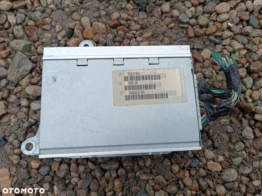 WZMACNIACZ DODGE CALIBER 06-12 R 05064118AJ - 1