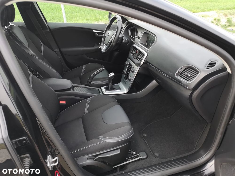 Volvo V40 D2 Momentum - 8