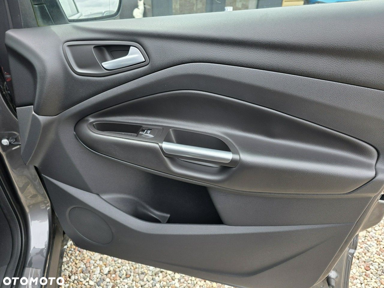 Ford Kuga 2.0 TDCi 2x4 Titanium - 30