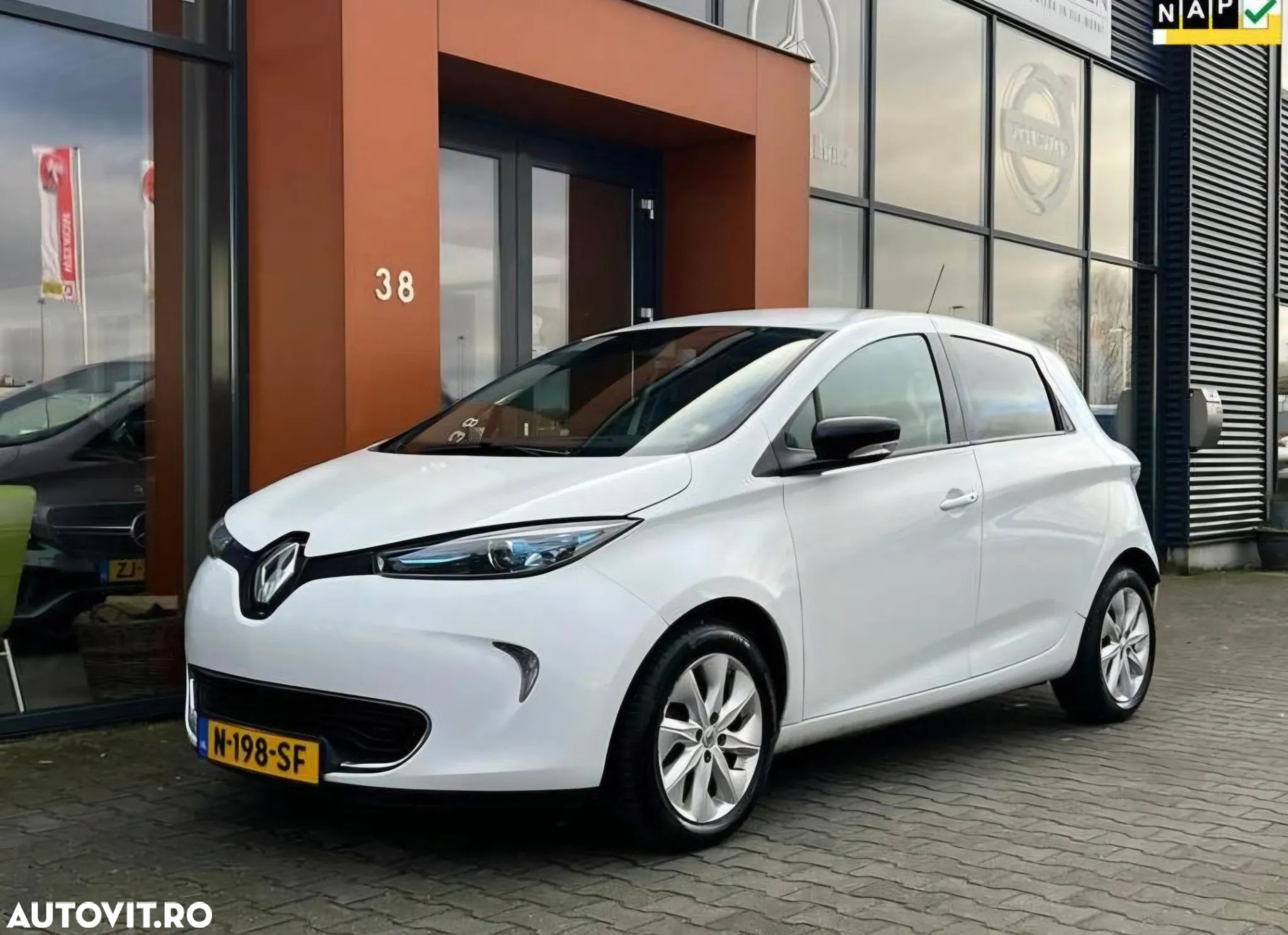 Renault ZOE - 1