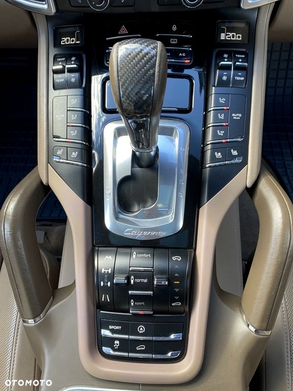 Porsche Cayenne Diesel Platinum Edition - 32