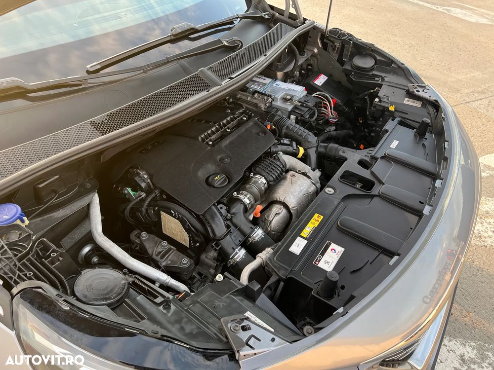Peugeot 5008 BlueHDI 120 EAT6 Stop & Start Allure - 16
