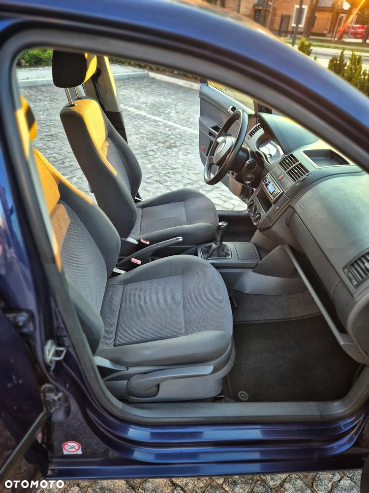 Volkswagen Polo - 15