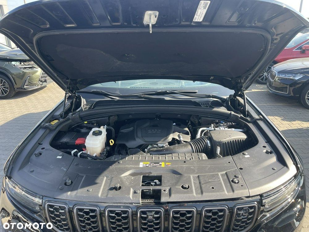 Jeep Grand Cherokee - 13