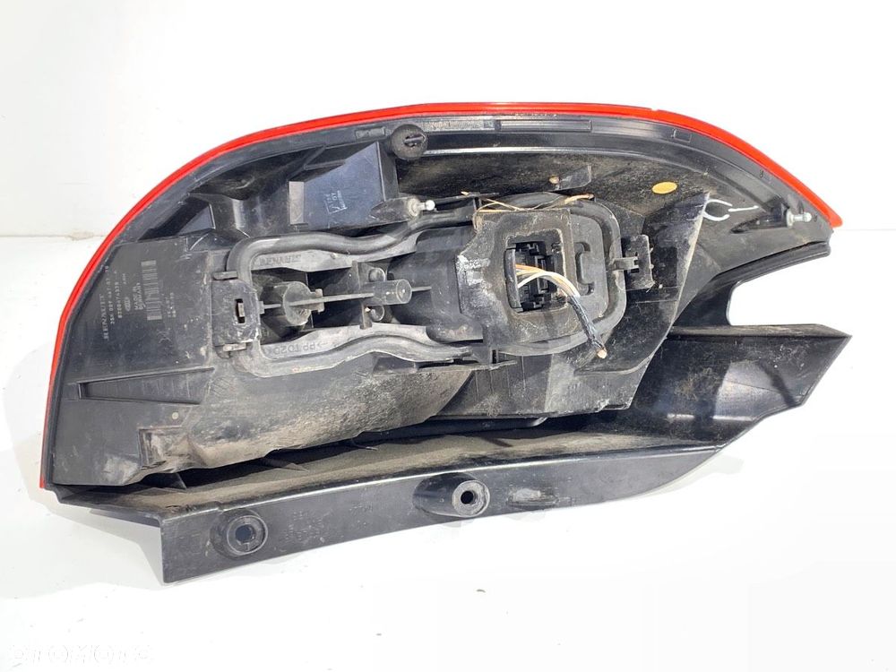 LAMPA PRAWY TYŁ  RENAULT SCÉNIC II (JM0/1_) 2003 - 2010 2.0 (JM05, JM0U, JM1N, JM1U, JM2V) 99 kW - 3