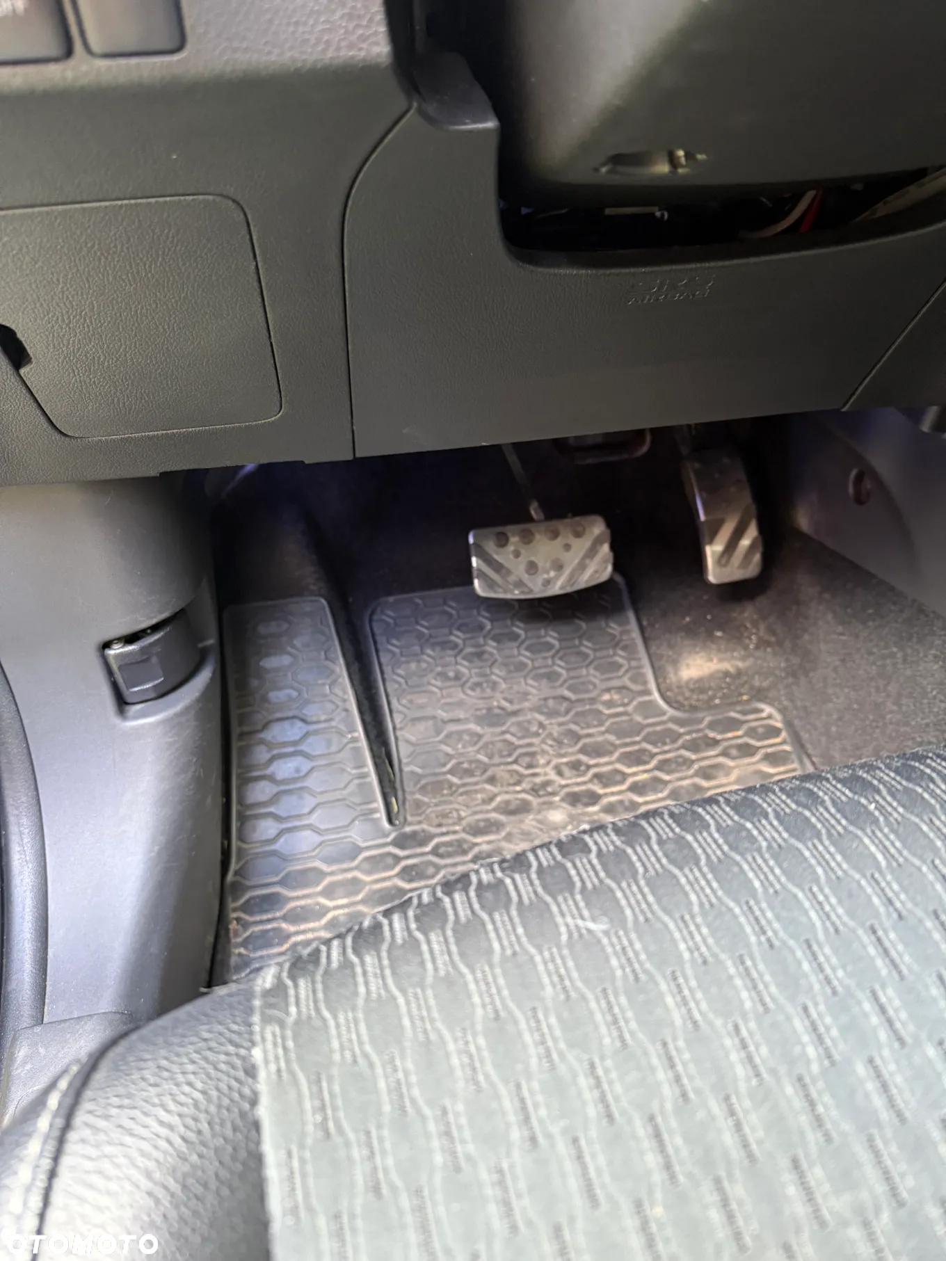 Mitsubishi Outlander - 15