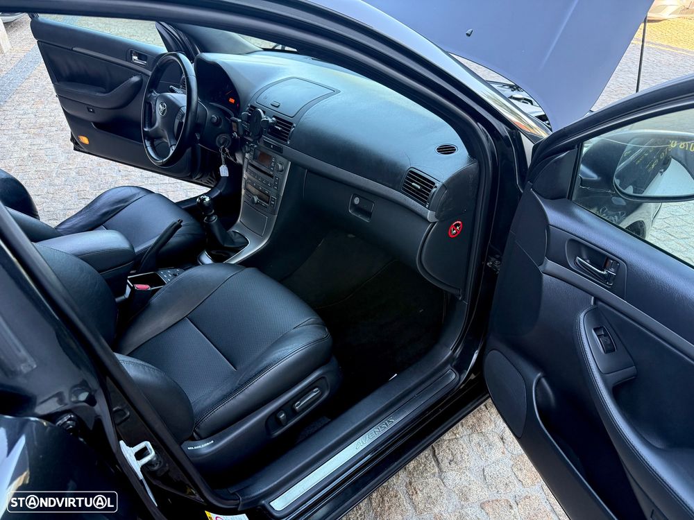 Toyota Avensis SW 2.2 D-4D Executive - 47