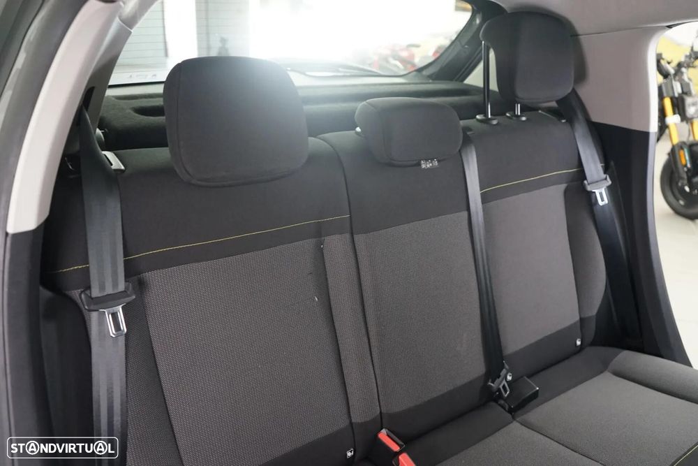 Citroën C3 1.2 PureTech Shine - 39