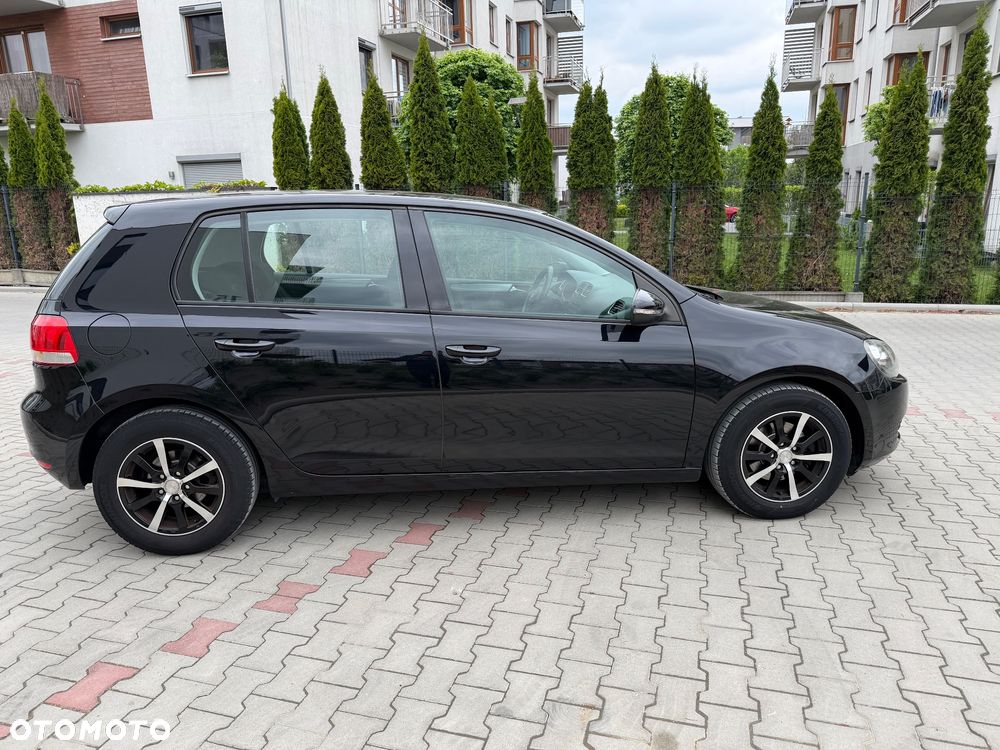 Volkswagen Golf - 6