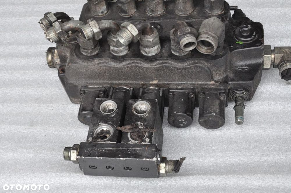 ROZDZIELACZ HYDRAULICZNY MERLO NR 70H/514115 - 3