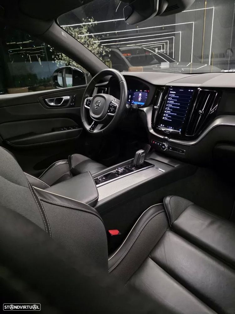 Volvo XC 60 2.0 T6 PHEV R-Design AWD - 21