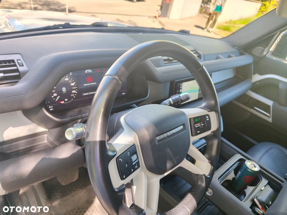 Land Rover Defender 110 P400 SE - 17