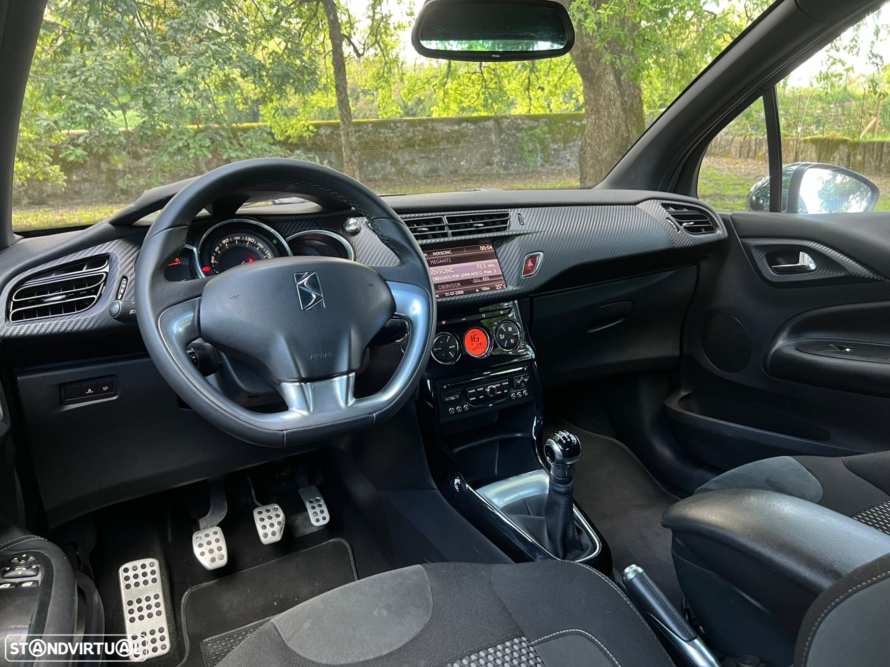 Citroën DS3 1.6 e-HDi So Chic - 41