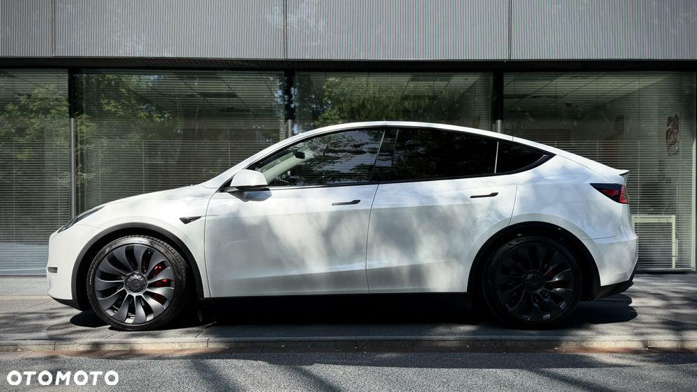 Tesla Model Y Performance AWD - 7