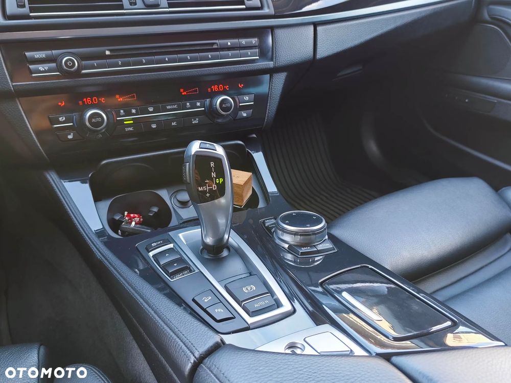 BMW Seria 5 520d xDrive - 18
