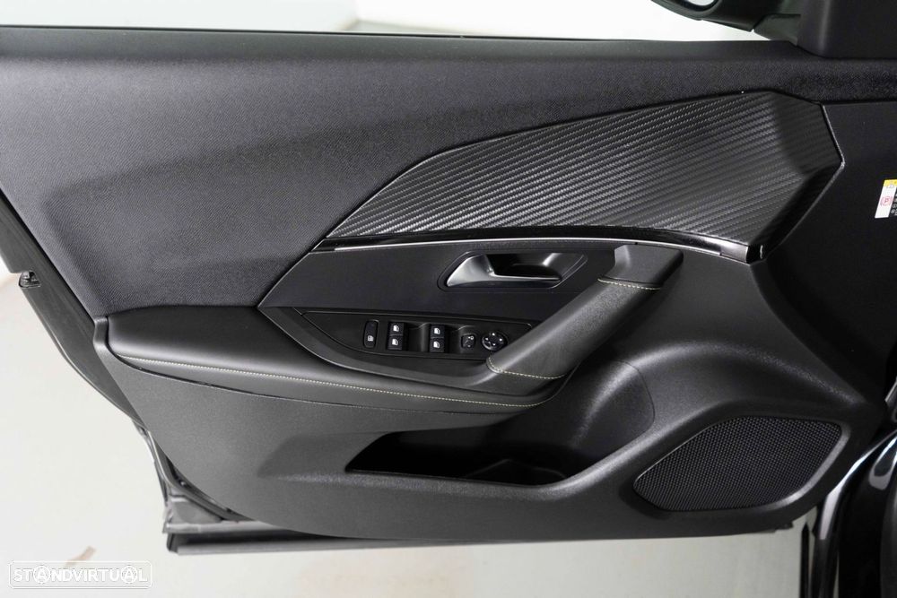 Peugeot 2008 1.2 PureTech GT EAT8 - 19