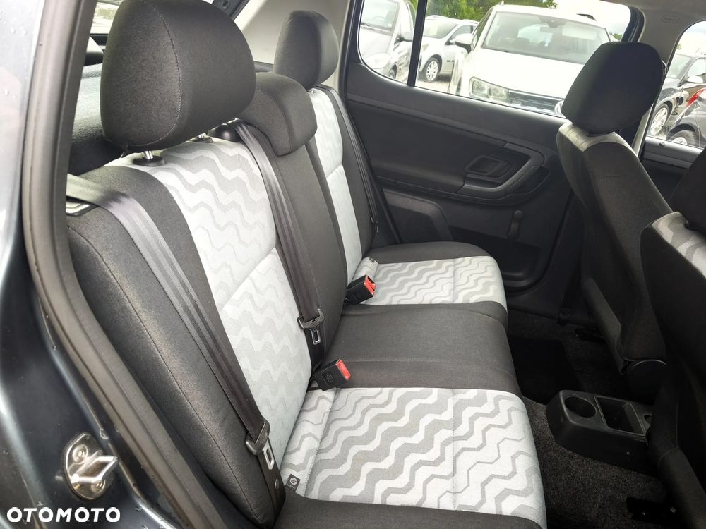 Skoda Fabia 1.2 HTP Ambiente - 16