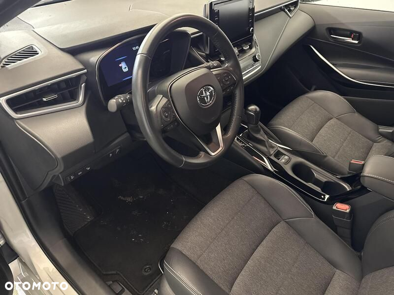 Toyota Corolla - 10