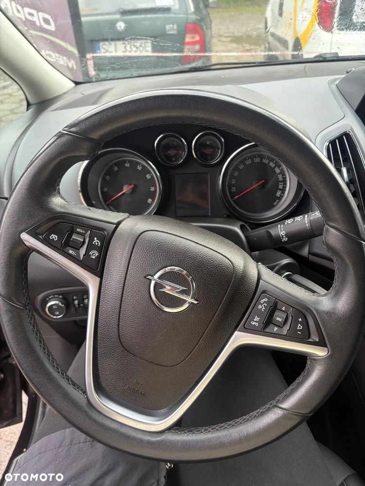 Opel Zafira - 10