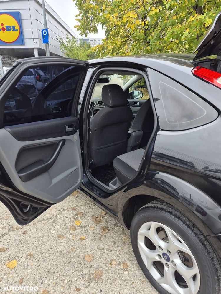 Ford Focus - 10