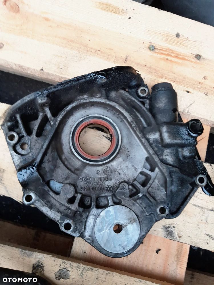 Pompa oleju VW T4 2.5 TDI 074115109B - 2