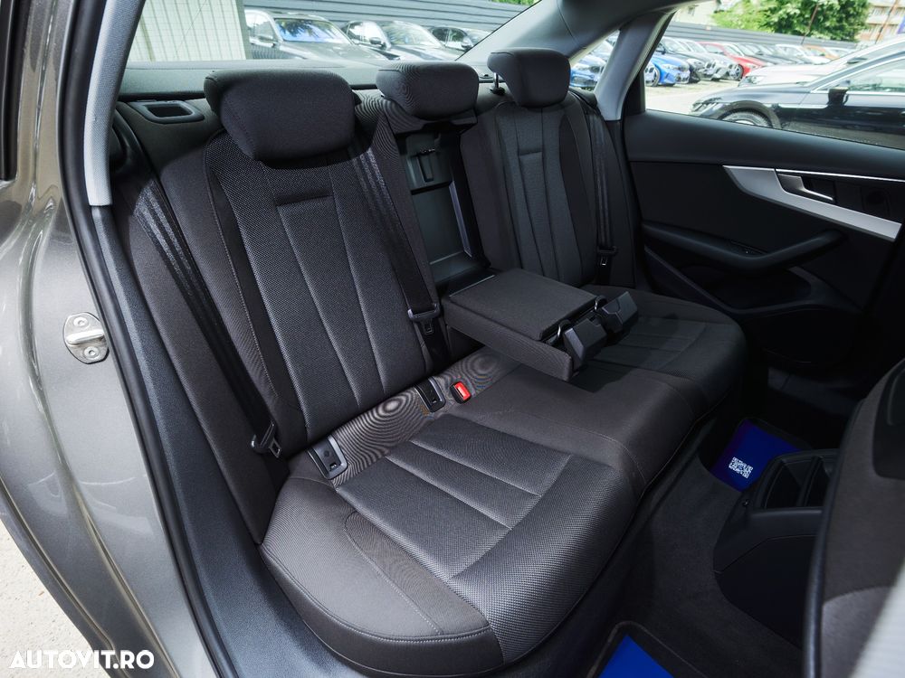 AUDI A4 2022 — imagine 14