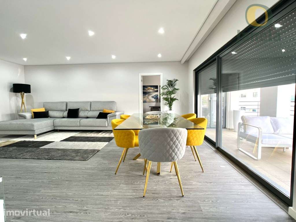 Maravilhoso T3 NOVO, com piscina, garagem e acabamentos de topo - Grande imagem: 3/23
