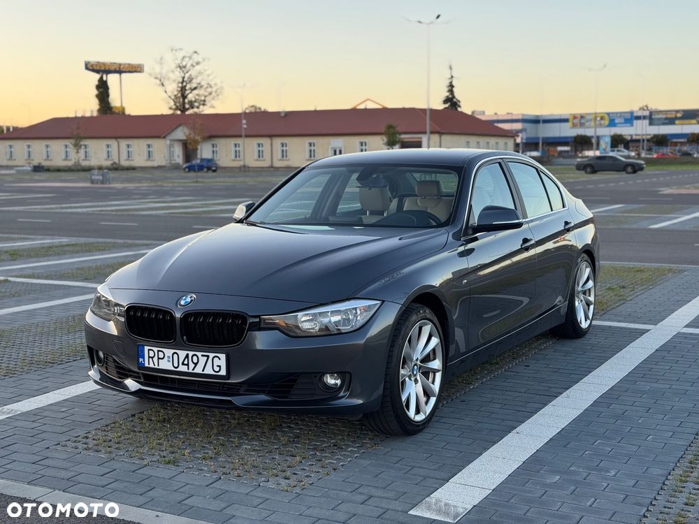 BMW Seria 3 320i - 3