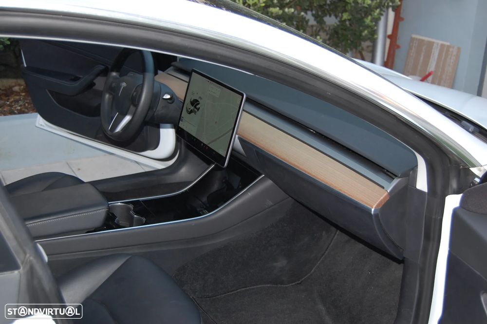 Tesla Model 3 Standard RWD - 2