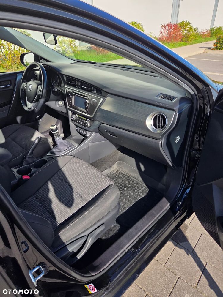 Toyota Auris 1.6 Premium Comfort - 15