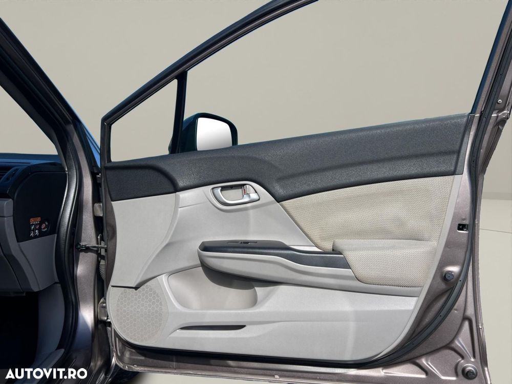 Honda Civic 1.8 i-VTEC Comfort - 18