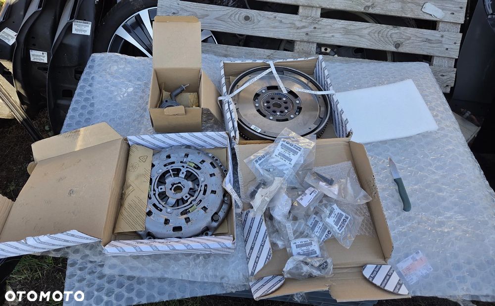 zestaw sprzęgła Fiat Ducato III Citroën Jumper II Peugeot Boxer II 3.0 HDi Multijet 1628940780 504088657 0532R3 5802509914 1671043580 5802509911 1611272980 - 2