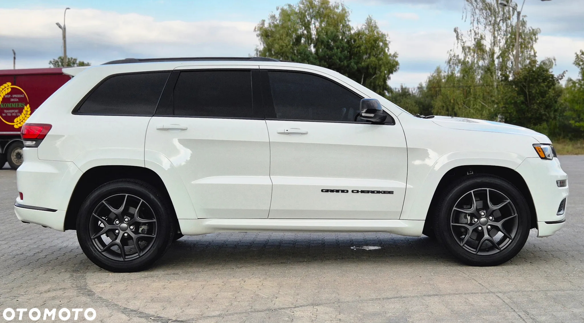 Jeep Grand Cherokee - 11