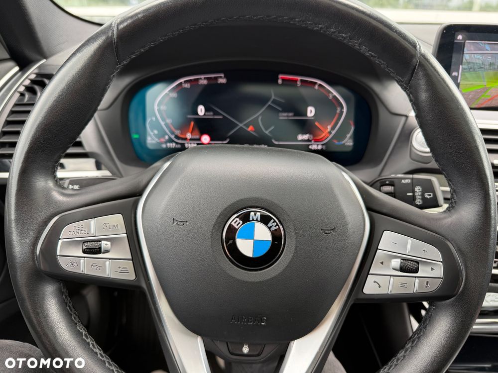 BMW X3 xDrive20d xLine - 32