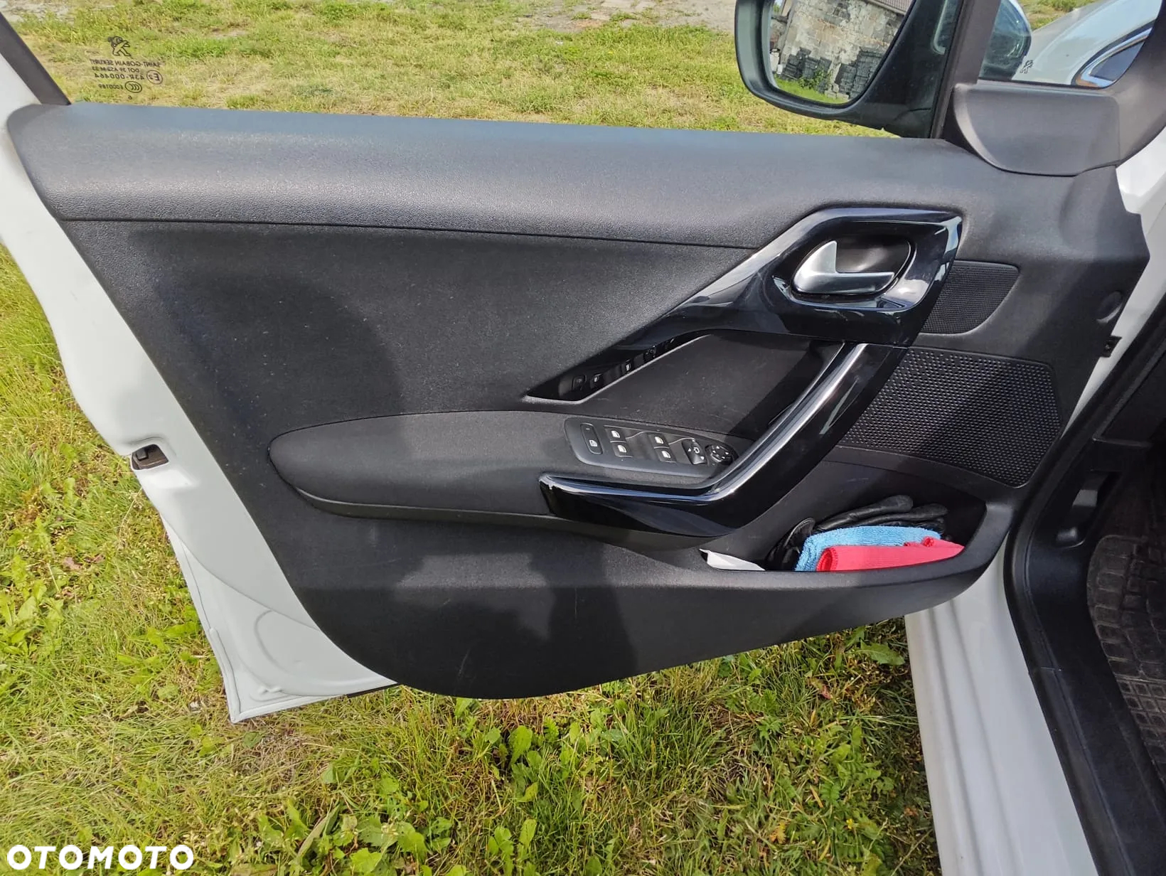 Peugeot 208 - 21